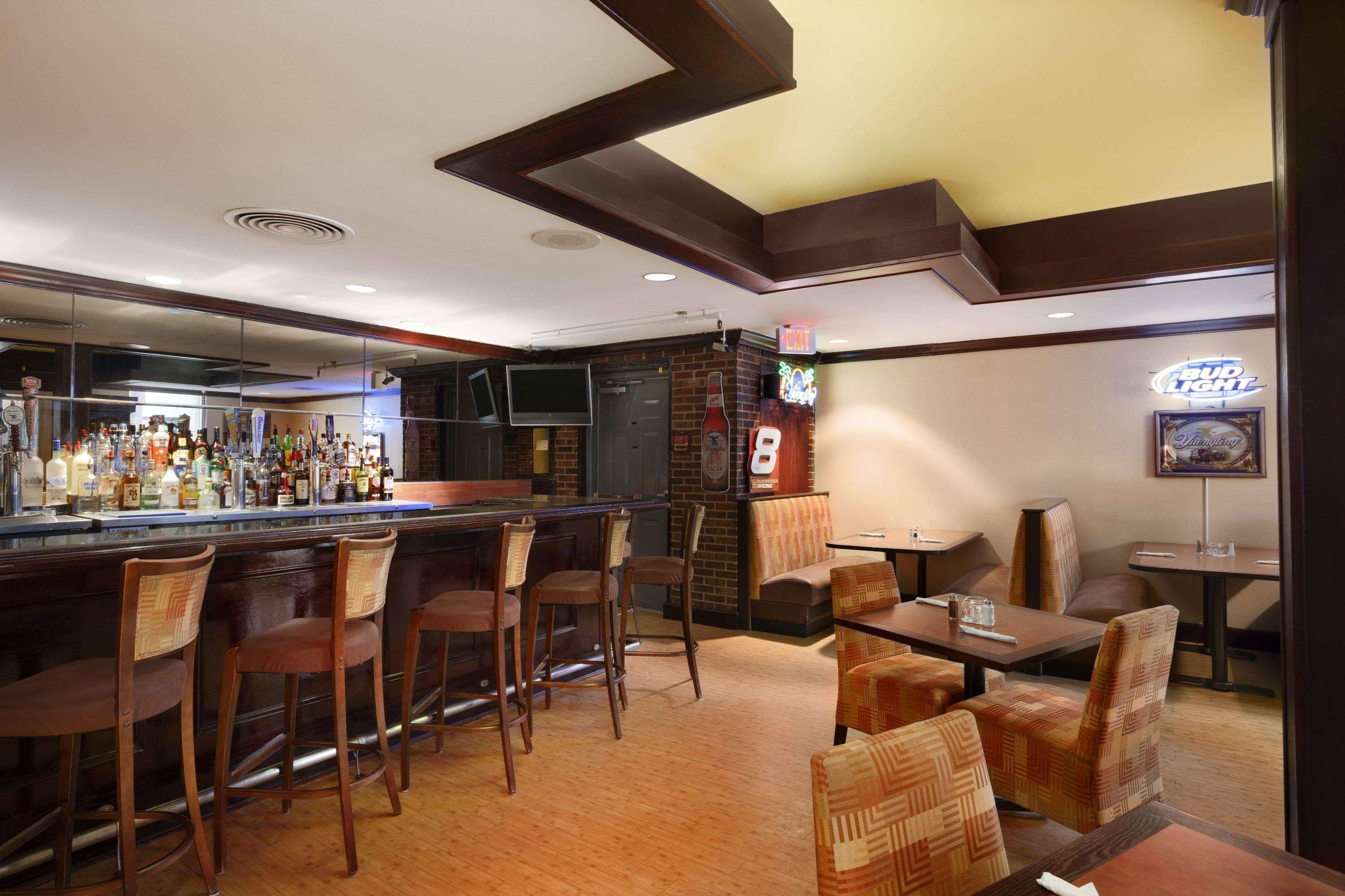 Hotel Ramada By Wyndham Newark/Wilmington Exterior foto